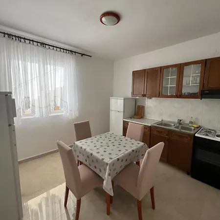 With Shared Kitchen 