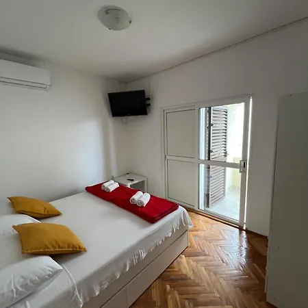 Apartament With Shared Kitchen 