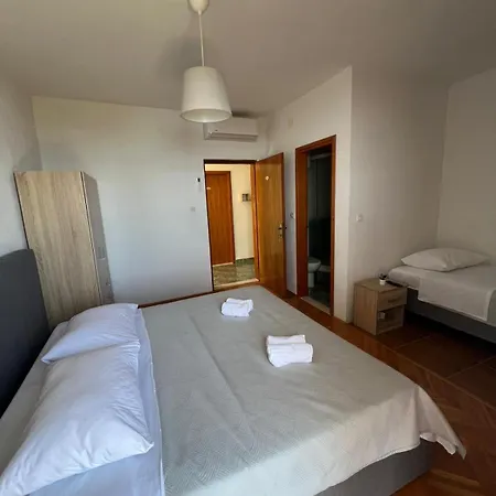 With Shared Kitchen 