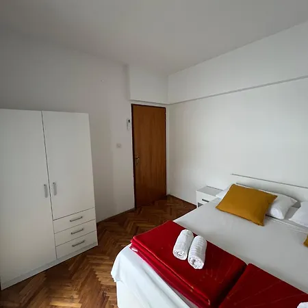 Apartment With Shared Kitchen 