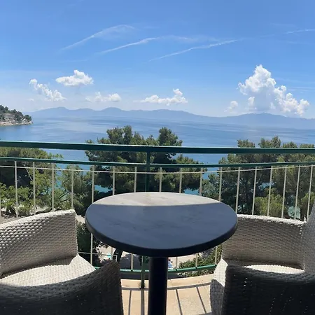 아파트 With Shared Kitchen 