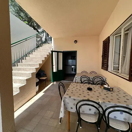 아파트 With Shared Kitchen 