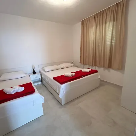 Apartamento With Shared Kitchen 