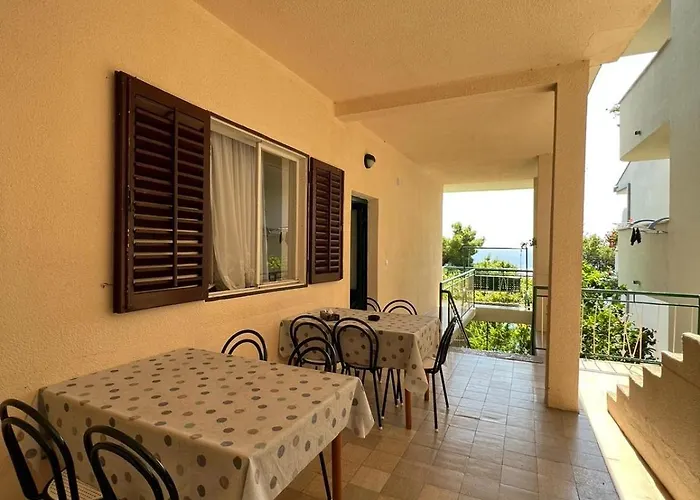 아파트 With Shared Kitchen 