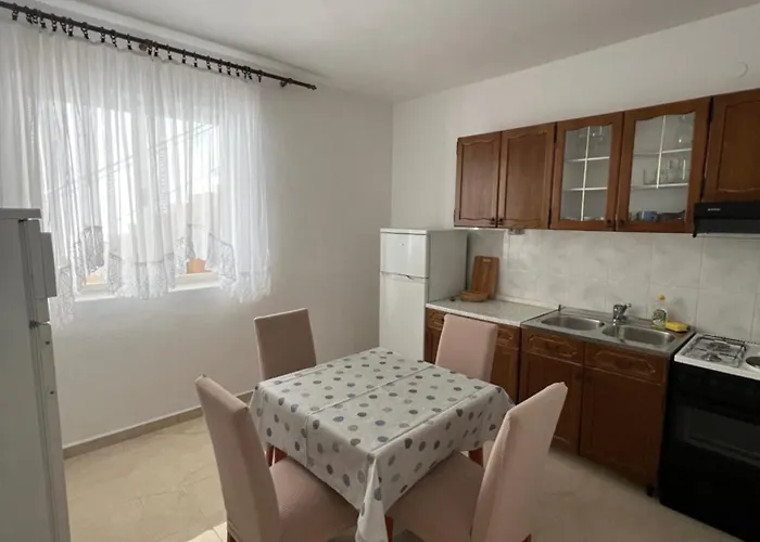 With Shared Kitchen 